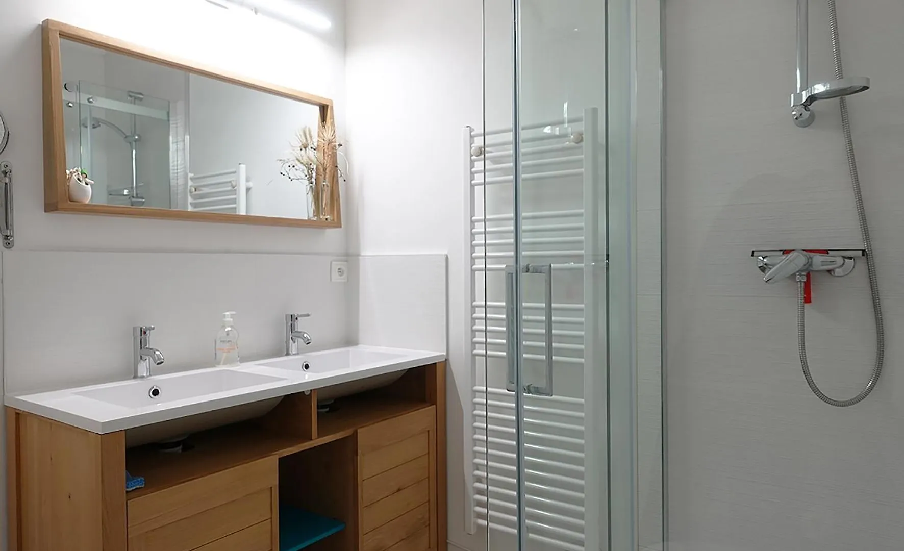 Apartament 456 Chemin De La Pinede Mentona